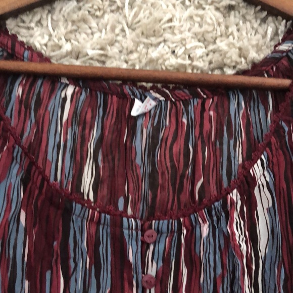 Red/ blue patterned short sleeve blouse with buttons, sOliver Brand, Eur38/US8 - Picture 2 of 7